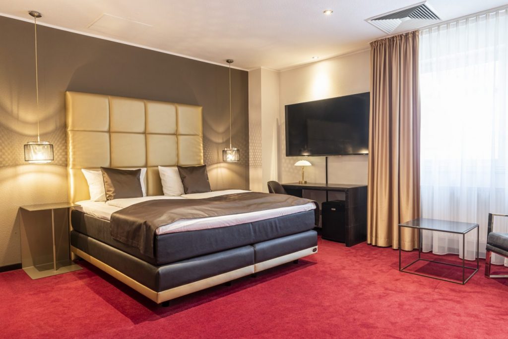 8 MHT RAUM 130 01 2 Standard Doppelzimmer