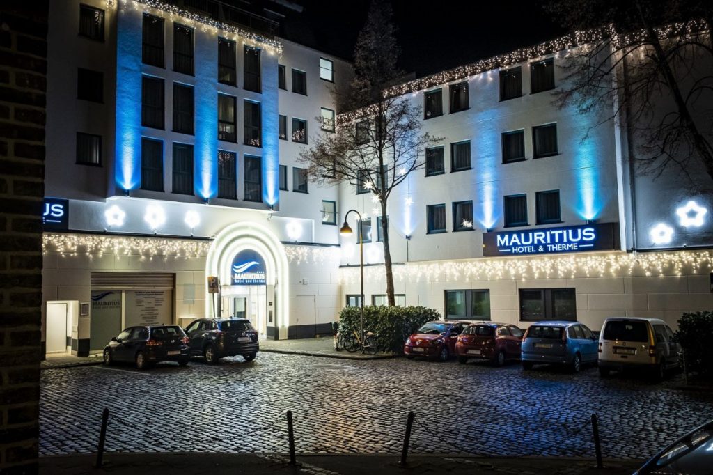 1 TOBIAS FASSBINDER TOB3141